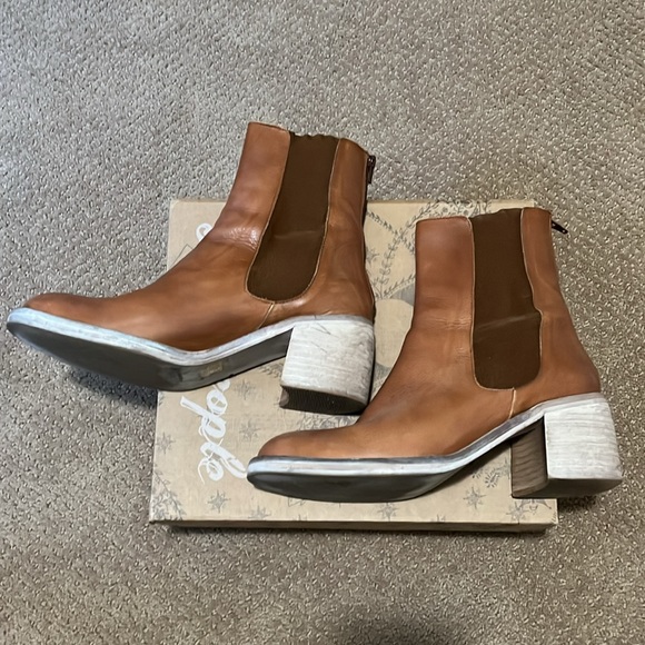 Free People Essential Chelsea Boots in brown size 41/10 - Picture 3 of 5